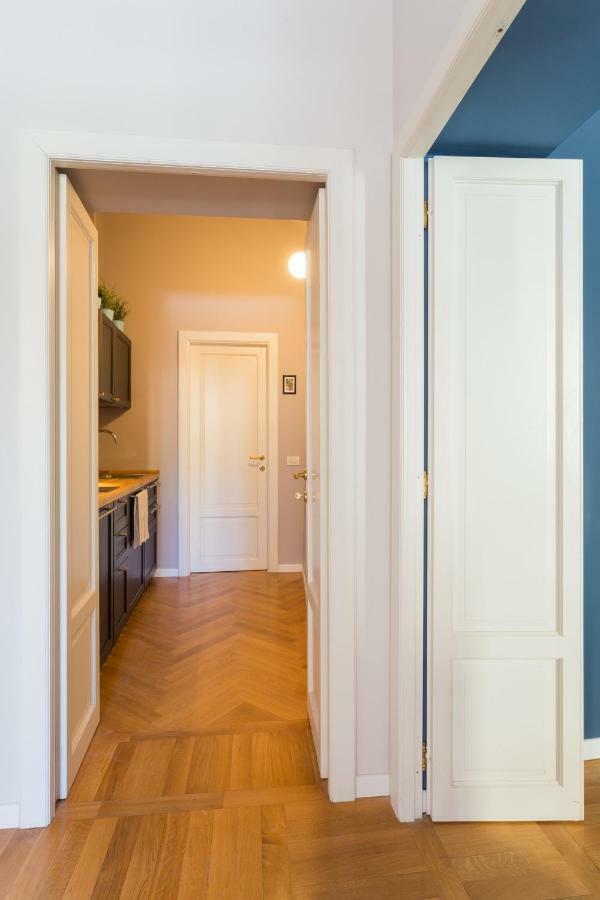 Cosy Apartment 2 Minutes From Duomo Милано Екстериор снимка