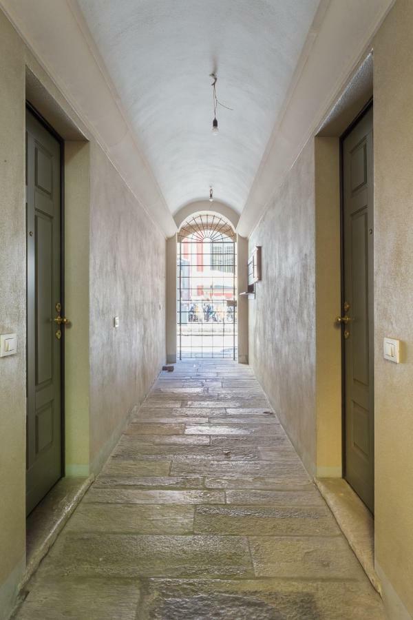 Cosy Apartment 2 Minutes From Duomo Милано Екстериор снимка